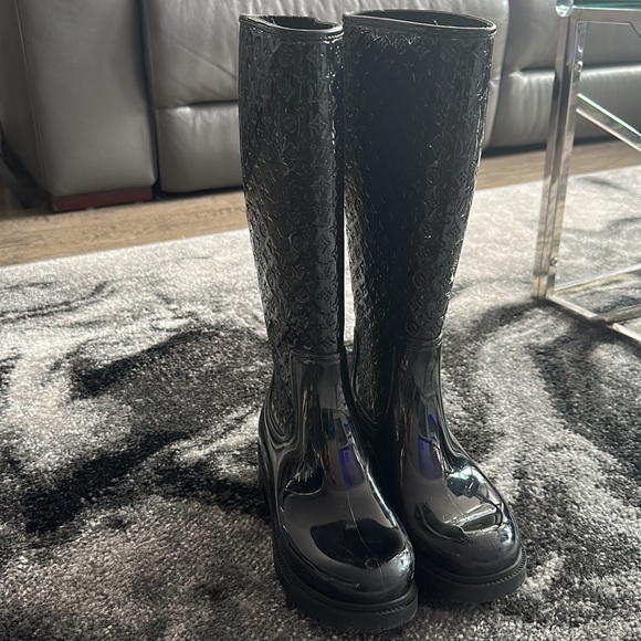Louis Vuitton Rain Boots - Picture 5 of 6